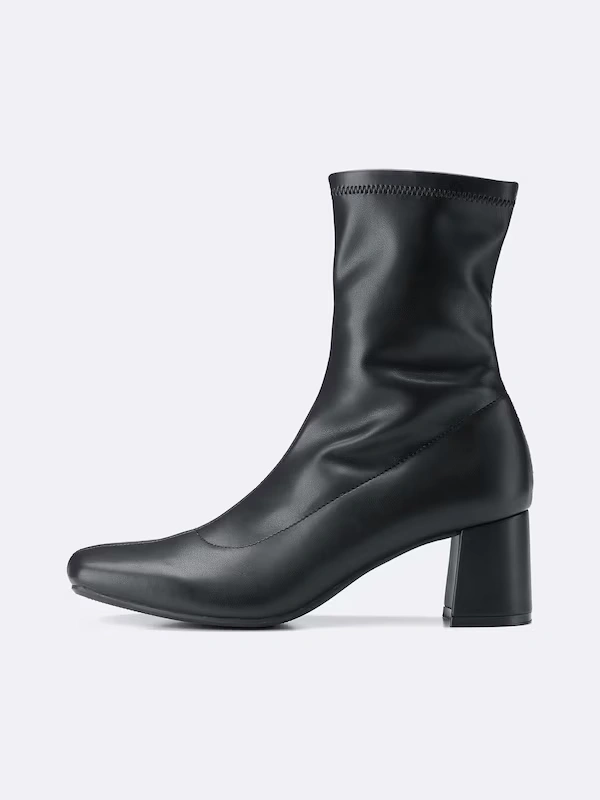 Ultra Stretch Heel Boots